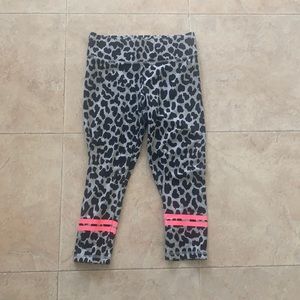 Victoria’s Secret cropped leggings
